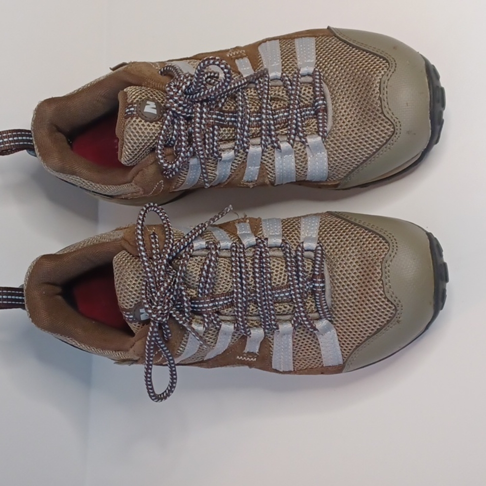 Merrell Hiking women  Sneaker  size 71/2 pre-owned
